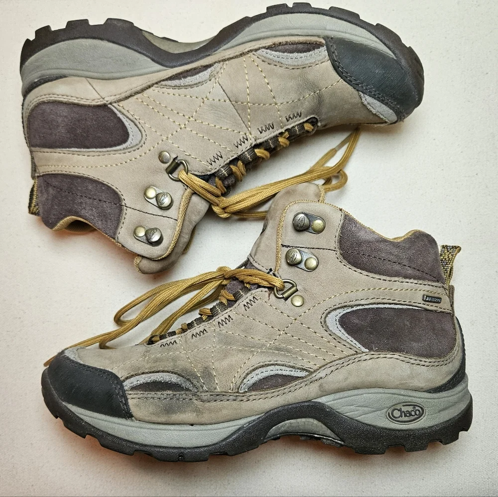 Chaco Waterproof Hiking Boots Women's Size 7 - Picture 6 of 11